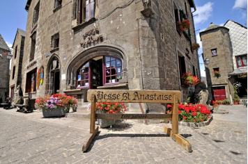 Village de Besse Office de tourisme du massif du Sancy